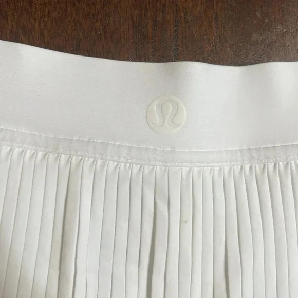 Lululemon Varsity HR pleated tennis skirt - Picture 4 of 7